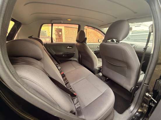 VOLKSWAGEN-FOX-1.0 MI 8V FLEX 4P MANUAL VOLKSWAGEN-FOX-2010