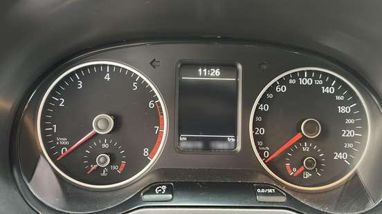 VOLKSWAGEN-FOX-2017