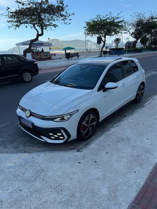 VOLKSWAGEN-GOLF-2026