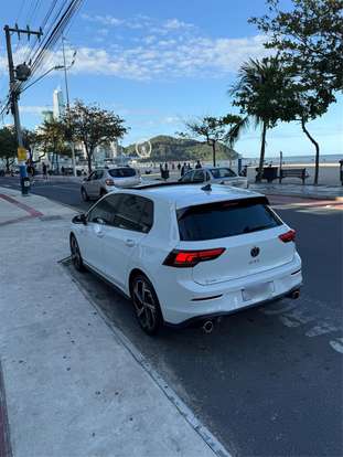 VOLKSWAGEN-GOLF-2026
