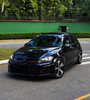 VOLKSWAGEN-GOLF-2014
