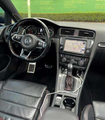 VOLKSWAGEN-GOLF-2014
