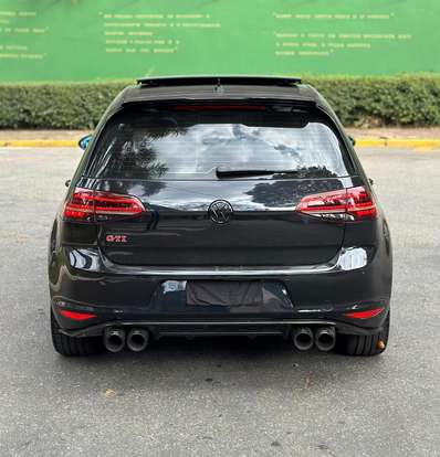 VOLKSWAGEN-GOLF-2014
