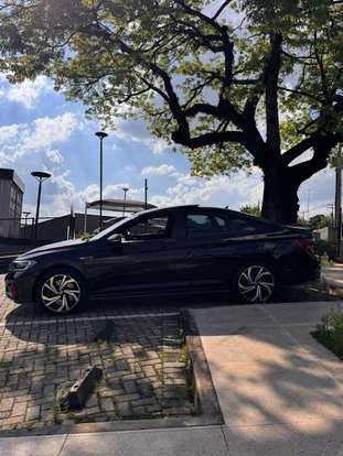 VOLKSWAGEN-JETTA-2023