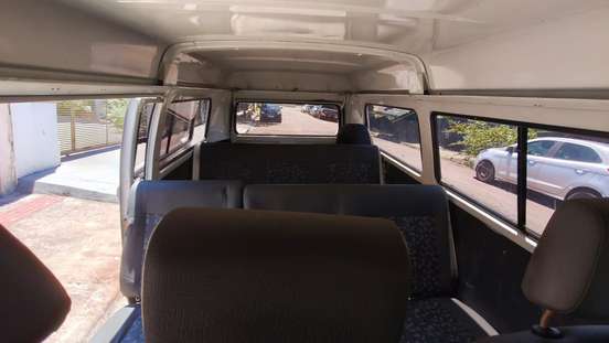 VOLKSWAGEN-KOMBI-2012