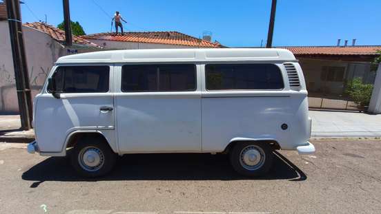 VOLKSWAGEN-KOMBI-2012