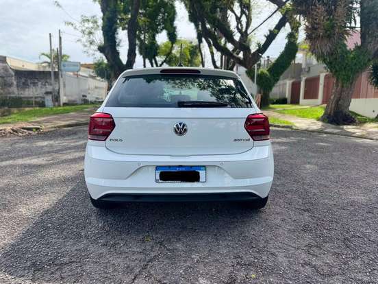 VOLKSWAGEN-POLO-2018