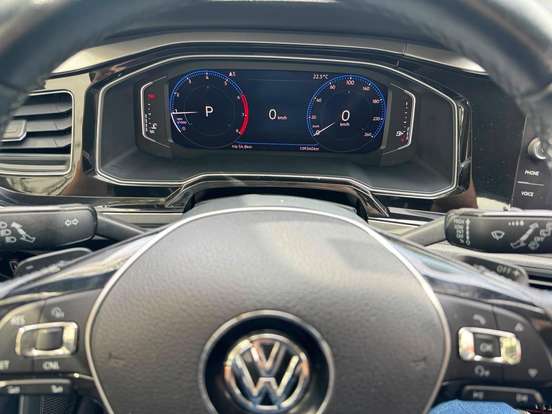 VOLKSWAGEN-POLO-2018