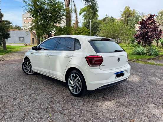 VOLKSWAGEN-POLO-2018