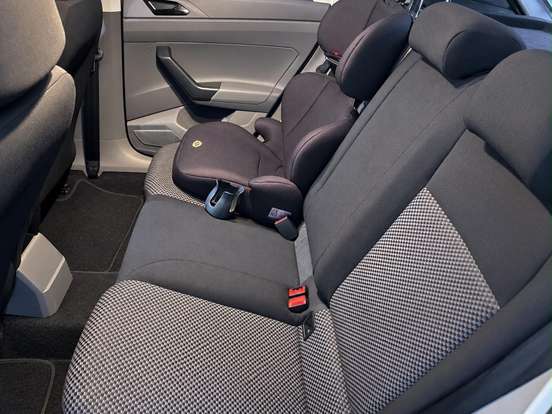 VOLKSWAGEN-POLO-2017