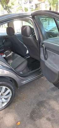 VOLKSWAGEN-POLO SEDAN-1.6 MI 8V FLEX 4P AUTOMATIZADO VOLKSWAGEN-POLO SEDAN-2010
