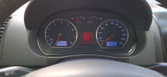 VOLKSWAGEN-POLO SEDAN-2010