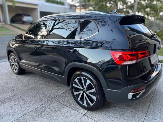 VOLKSWAGEN-TAOS-2022