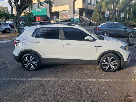 VOLKSWAGEN-T-CROSS-2024