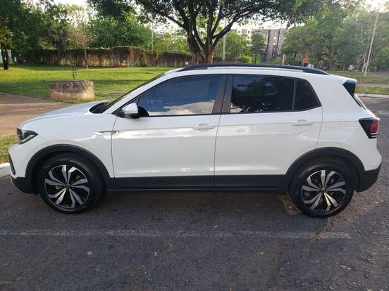 VOLKSWAGEN-T-CROSS-2024
