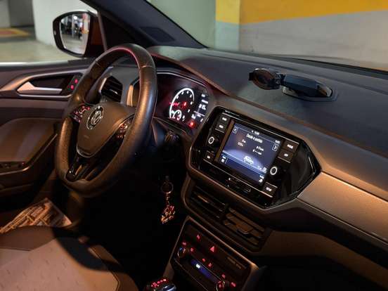 VOLKSWAGEN-T-CROSS-2019