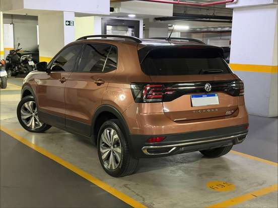 VOLKSWAGEN-T-CROSS-2019