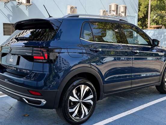 VOLKSWAGEN-T-CROSS-1.4 250 TSI TOTAL FLEX HIGHLINE AUTOMÁTICO VOLKSWAGEN-T-CROSS-2023