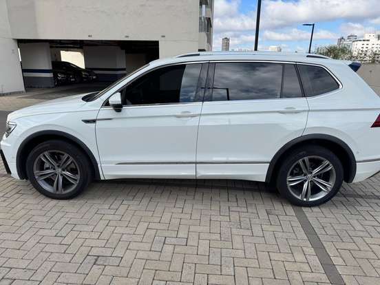 VOLKSWAGEN-TIGUAN-2019
