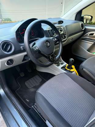 VOLKSWAGEN-UP-2017