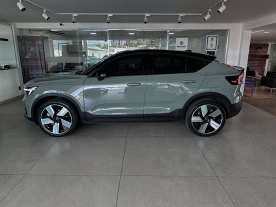 VOLVO-C40-2022