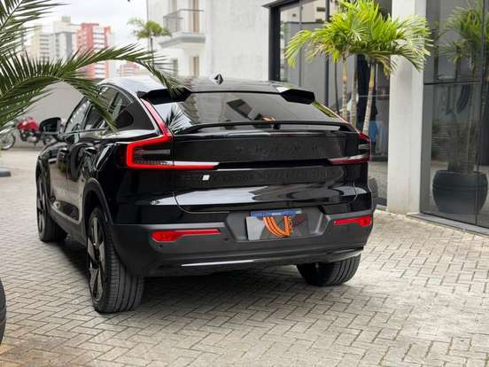 VOLVO-EC40-P8 RECHARGE TWIN ELECTRIC ULTRA BLACK EDITION AWD VOLVO-EC40-2025