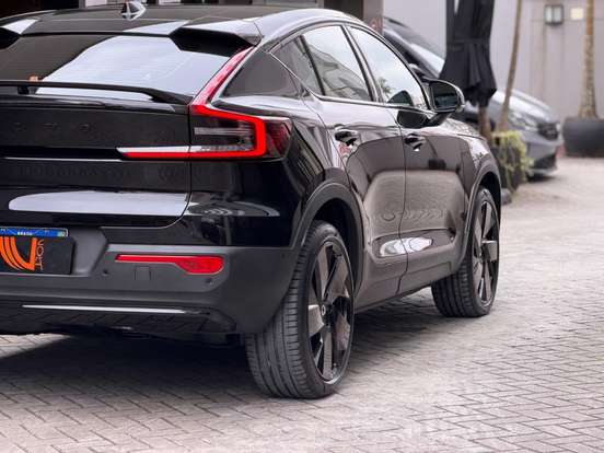 VOLVO-EC40-P8 RECHARGE TWIN ELECTRIC ULTRA BLACK EDITION AWD VOLVO-EC40-2025