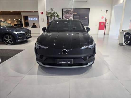 VOLVO-EX30-2025