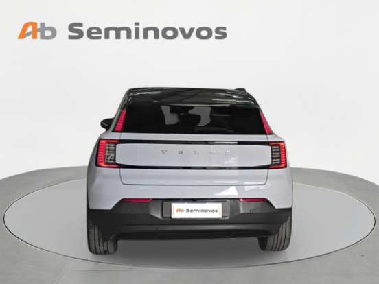 VOLVO-EX30-2024