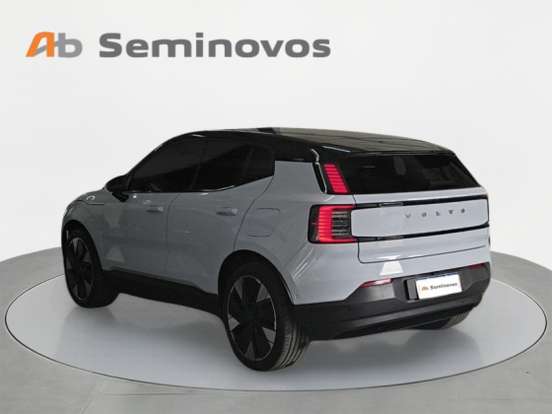 VOLVO-EX30-2024