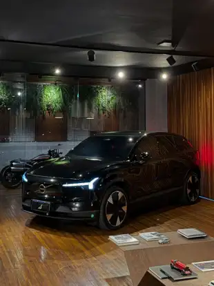 VOLVO-EX30-2024