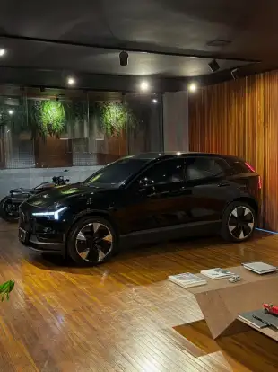 VOLVO-EX30-2024