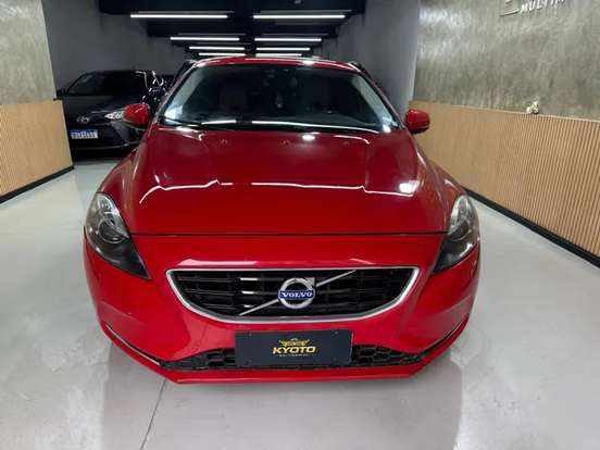 VOLVO-V40-2.0 T4 DYNAMIC TURBO GASOLINA 4P AUTOMÁTICO VOLVO-V40-2014