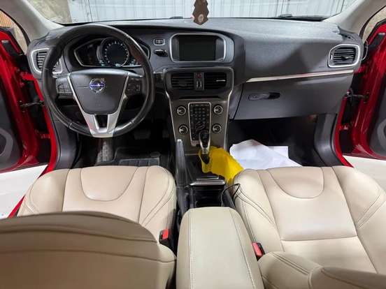 VOLVO-V40-2.0 T4 DYNAMIC TURBO GASOLINA 4P AUTOMÁTICO VOLVO-V40-2014