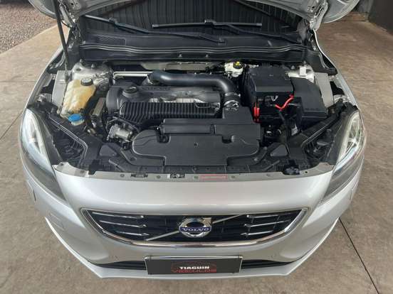 VOLVO-V40-2.0 T4 DYNAMIC TURBO GASOLINA 4P AUTOMÁTICO VOLVO-V40-2014