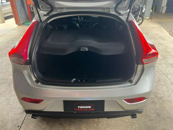 VOLVO-V40-2.0 T4 DYNAMIC TURBO GASOLINA 4P AUTOMÁTICO VOLVO-V40-2014