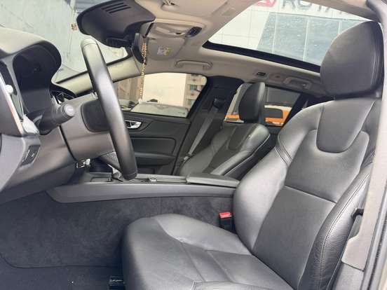 VOLVO-V60-2.0 T5 GASOLINA MOMENTUM GEARTRONIC VOLVO-V60-2019