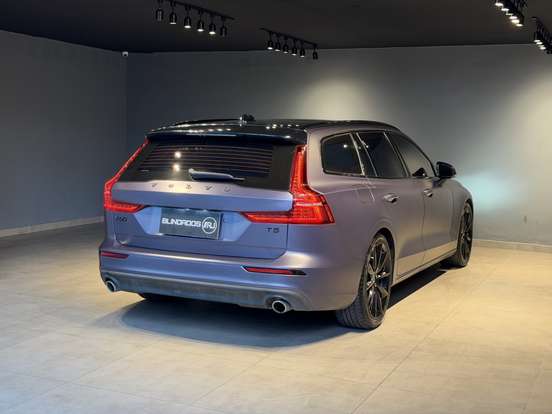 VOLVO-V60-2.0 T5 GASOLINA MOMENTUM GEARTRONIC VOLVO-V60-2019