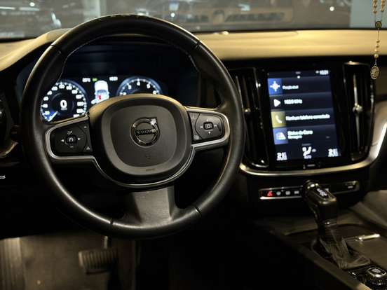 VOLVO-V60-2.0 T5 GASOLINA MOMENTUM GEARTRONIC VOLVO-V60-2019