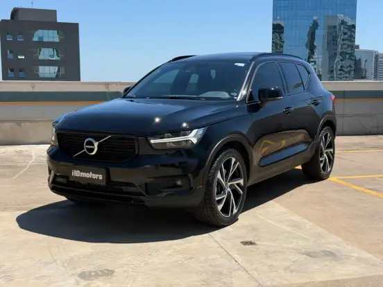 VOLVO-XC40-2019