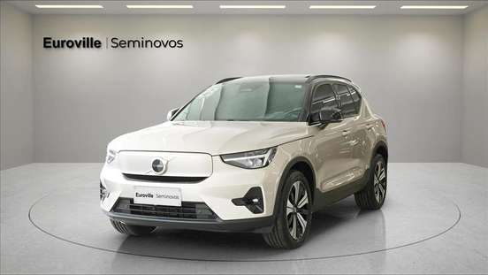 VOLVO-XC40-2023