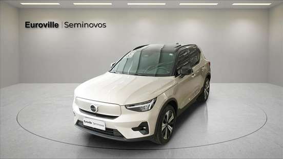 VOLVO-XC40-2023