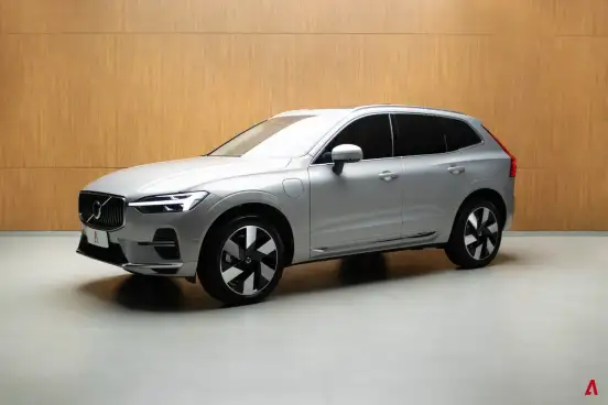 VOLVO-XC60-2023