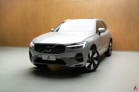VOLVO-XC60-2023