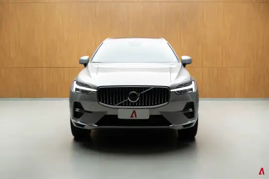 VOLVO-XC60-2023