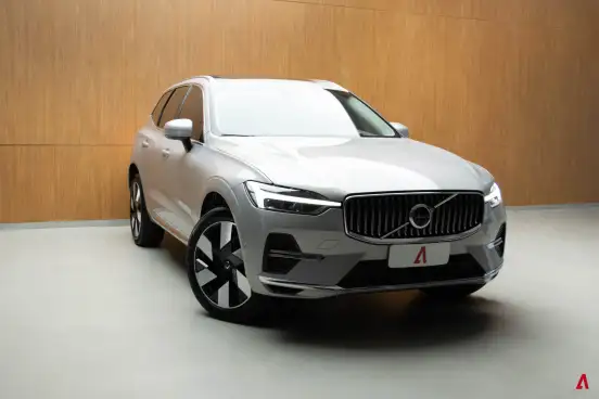 VOLVO-XC60-2023