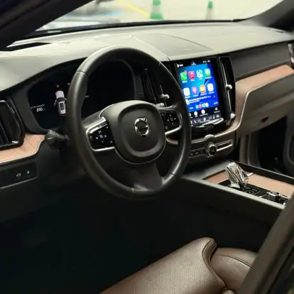 VOLVO-XC60-2023