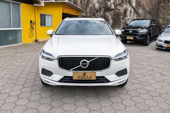 VOLVO-XC60-2.0 D5 DIESEL MOMENTUM AWD GEARTRONIC VOLVO-XC60-2020