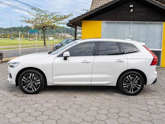 VOLVO-XC60-2.0 D5 DIESEL MOMENTUM AWD GEARTRONIC VOLVO-XC60-2020
