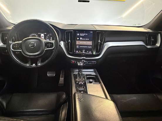 VOLVO-XC60-2018